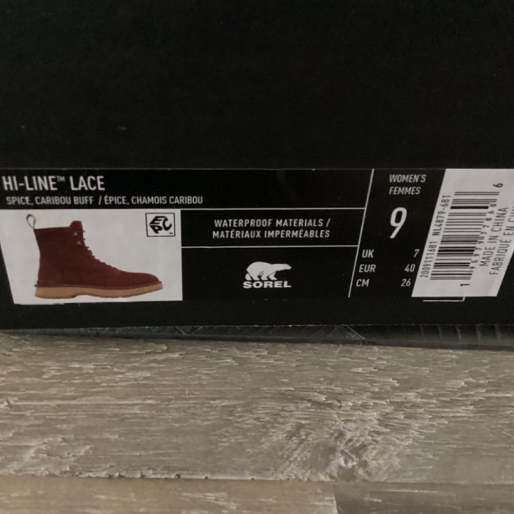 SOREL Women's Hi-Line Lace-Up Mid-Shaft Lug-Sole Booties, size 9 - Picture 2 of 8
